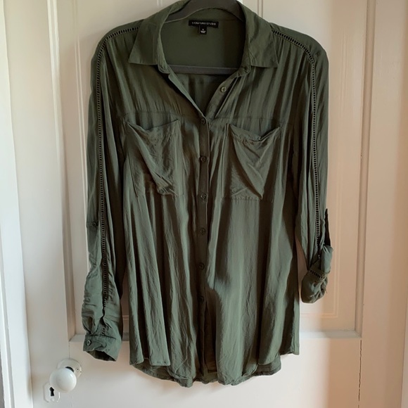 Signature Studio Button Up with Sleeve Detail - Picture 1 of 8